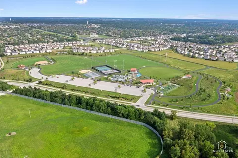 View/Area - 4450 Monroe Ct, Naperville, IL 60564 photo 8 of 8