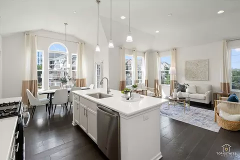 Kitchen - 4450 Monroe Ct, Naperville, IL 60564 photo 5 of 6