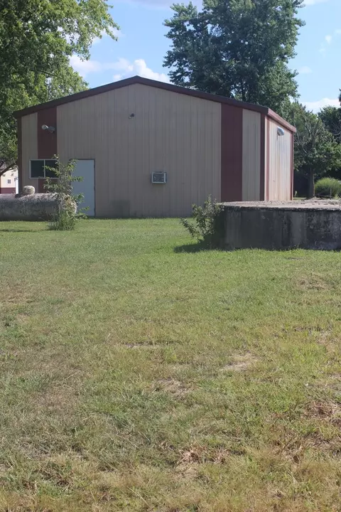 Other - 709 Thomas St, Iuka, IL 62849 photo 4 of 17