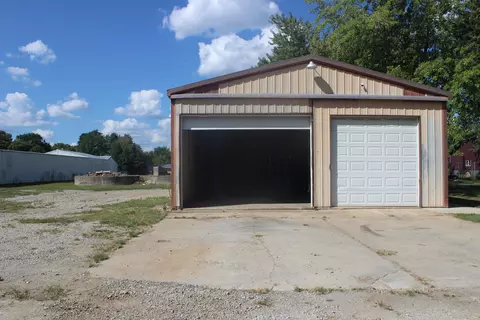 Other - 709 Thomas St, Iuka, IL 62849 photo 3 of 17