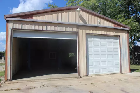 Other - 709 Thomas St, Iuka, IL 62849 photo 2 of 17