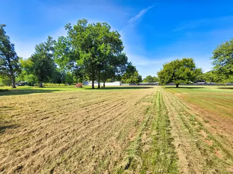 342 S Elm St, Flora, IL 62839 photo 5