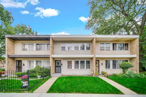 Exterior - 2303 E 100th St, Chicago, IL 60617 photo 2 of 3