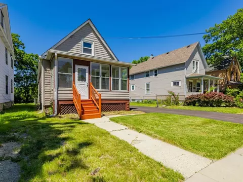 Exterior - 75 W 23rd St, Chicago Heights, IL 60411 photo 2 of 5