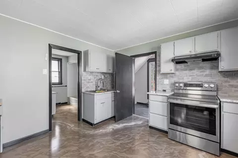 Entry Way - 75 W 23rd St, Chicago Heights, IL 60411 photo 1 of 5