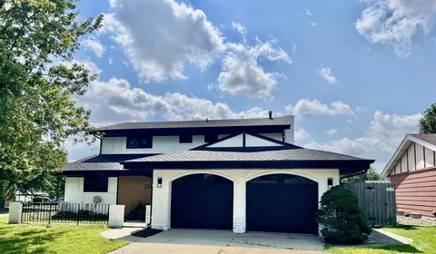 214 Cambridge Ln, Bloomingdale, IL 60108