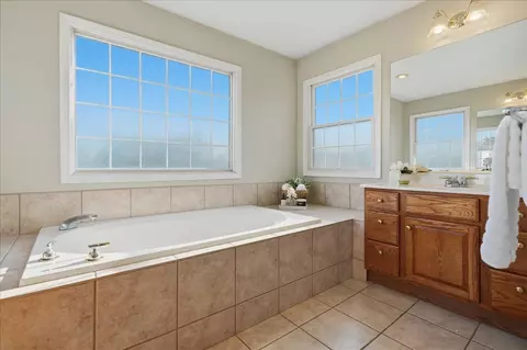 Bath - 409 Whispering Pines Cc Ln, Normal, IL 61761 photo 2 of 6