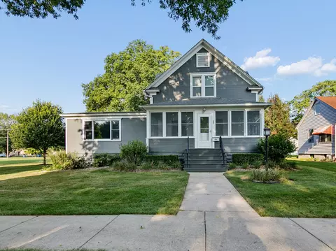 69 Hill St, Momence, IL 60954