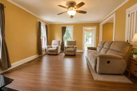Living - 810 Hemlock Ave, Dixon, IL 61021 photo 1 of 2
