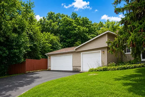Exterior - 810 Hemlock Ave, Dixon, IL 61021 photo 6 of 14