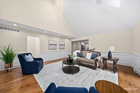 Living - 615 E Bailey Rd, Naperville, IL 60565 photo 3 of 4