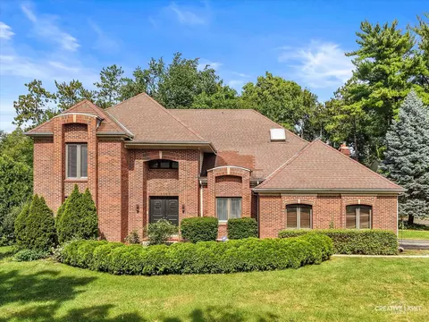 Exterior - 615 E Bailey Rd, Naperville, IL 60565 photo 5 of 6