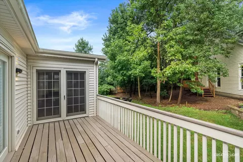 Exterior - 615 E Bailey Rd, Naperville, IL 60565 photo 3 of 6