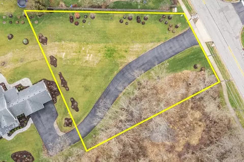 1860 W Wiesbrook Rd, Wheaton, IL 60189 photo 2