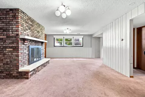 Living - 1120 Joel Ave, Aurora, IL 60505 photo 6 of 8