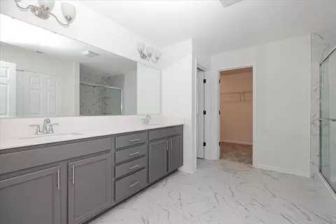 Bath - 12951 S Platte Trl, Plainfield, IL 60585 photo 2 of 3