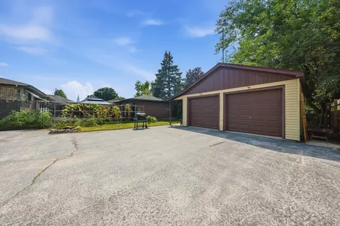 Exterior - 17946 Hickory St, Lansing, IL 60438 photo 5 of 7