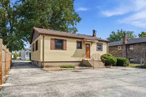 Exterior - 17946 Hickory St, Lansing, IL 60438 photo 2 of 7