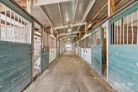Entry Way - 6255 W State Route 17 Rd, Kankakee, IL 60901 photo 5 of 5