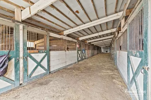 Entry Way - 6255 W State Route 17 Rd, Kankakee, IL 60901 photo 4 of 5