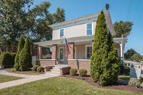 205 Main St, Sugar Grove, IL 60554