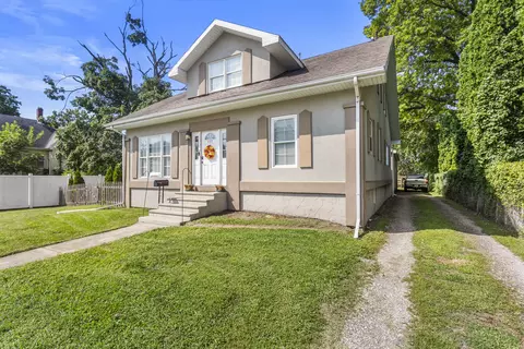Exterior - 533 N Macon St, Bement, IL 61813 photo 2 of 11
