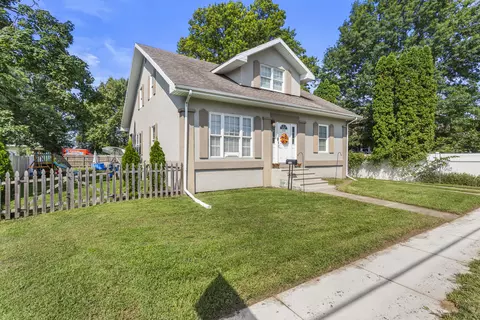 Exterior - 533 N Macon St, Bement, IL 61813 photo 3 of 11