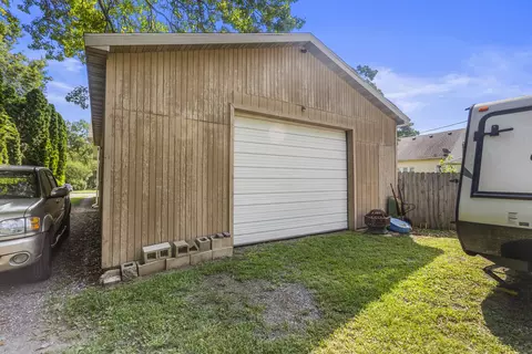 Exterior - 533 N Macon St, Bement, IL 61813 photo 11 of 11