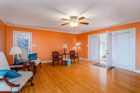 Living - 4202 Walnut Ln, Junction, IL 62954 photo 1 of 3