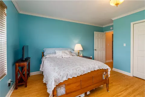 Bedroom - 4202 Walnut Ln, Junction, IL 62954 photo 2 of 6