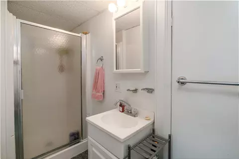 Bath - 4202 Walnut Ln, Junction, IL 62954 photo 2 of 2