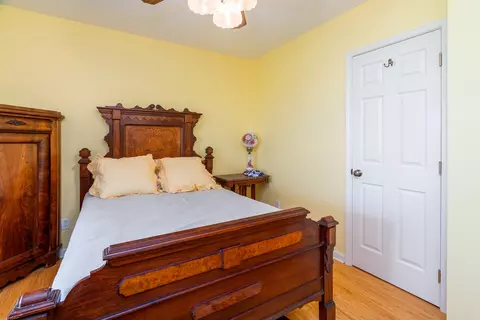 Bedroom - 4202 Walnut Ln, Junction, IL 62954 photo 5 of 6