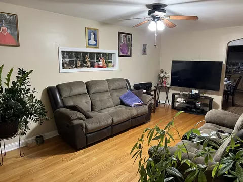 3650 W 68th St, Chicago, IL 60629 photo 2