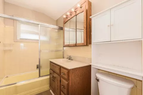 Bath - 15949 S Howard St, Plainfield, IL 60586 photo 1 of 2