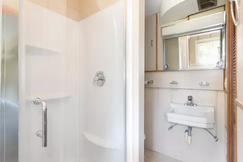 Bath - 15949 S Howard St, Plainfield, IL 60586 photo 2 of 2