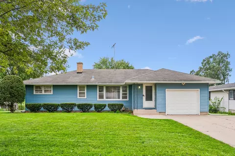 2135 Hawthorne Ln, Waukegan, IL 60087
