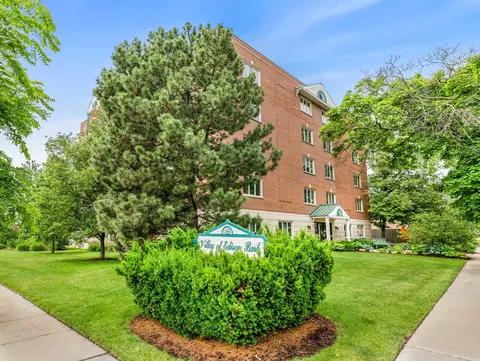 6800 N Harlem Ave #501, Chicago, IL 60631