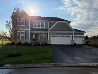 50 Hawthorn Ridge Dr, Hawthorn Woods, IL 60047