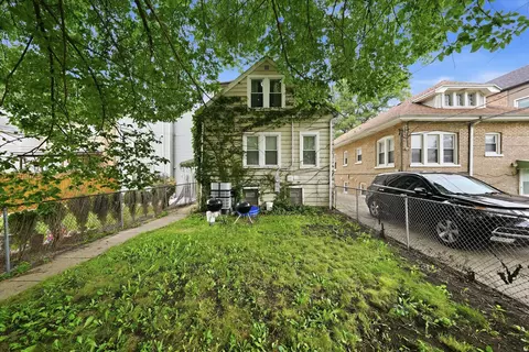 Exterior - 1329 Maple Ave, Berwyn, IL 60402 photo 5 of 6