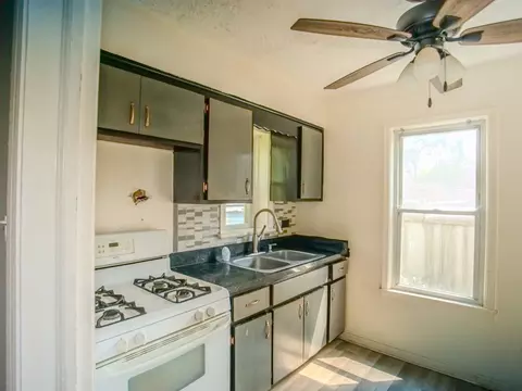 Kitchen - 250 E 143rd St, Dolton, IL 60419 photo 2 of 2