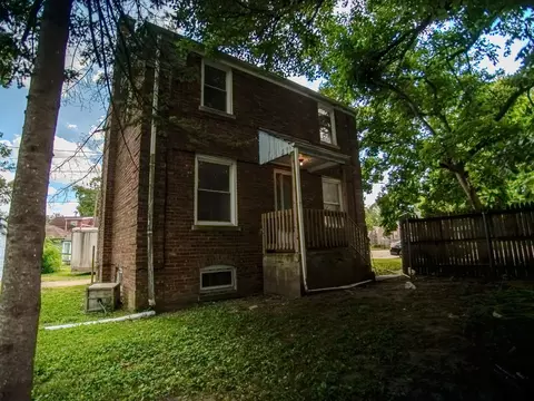 Exterior - 250 E 143rd St, Dolton, IL 60419 photo 2 of 3