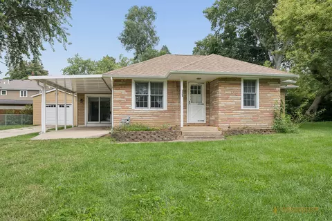 7304 Hiawatha Dr, Wonder Lake, IL 60097