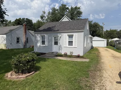 918 Windsor Rd, Loves Park, IL 61111