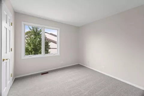 Bedroom - 107 Honeysuckle Ct, Rolling Meadows, IL 60008 photo 4 of 4