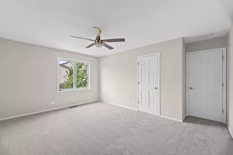 Bedroom - 107 Honeysuckle Ct, Rolling Meadows, IL 60008 photo 3 of 4