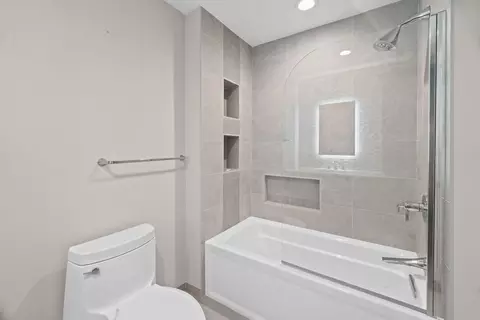 Bath - 107 Honeysuckle Ct, Rolling Meadows, IL 60008 photo 3 of 3