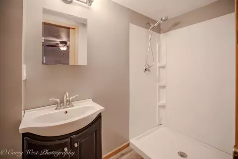 Bath - 409 Hickory Dr, Davis Junction, IL 61020 photo 4 of 4