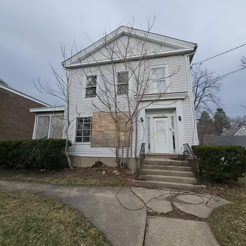 212 S Tryon St, Woodstock, IL 60098