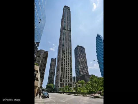451 E Grand Ave #4107, Chicago, IL 60611