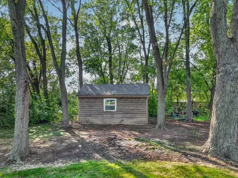 Exterior - 110 Rolling Knolls Ave, Elgin, IL 60120 photo 12 of 16